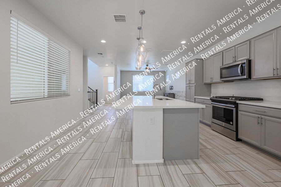 Building Photo - 7090 W Jasper Dr