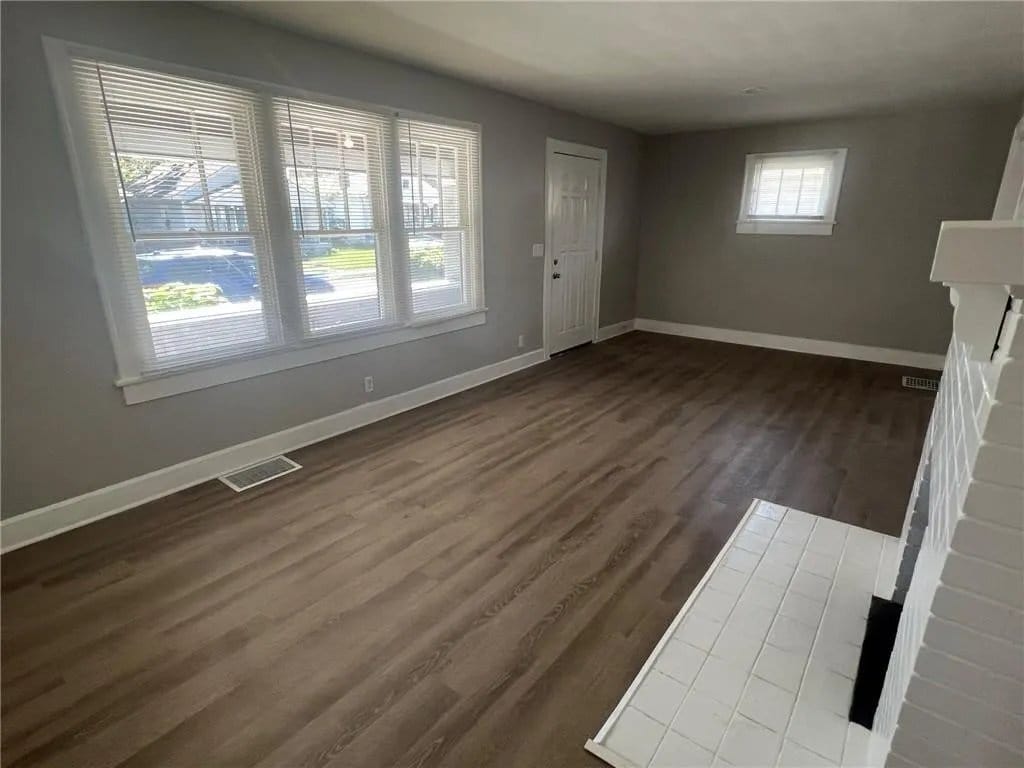 Building Photo - 2430 Indianapolis Ave