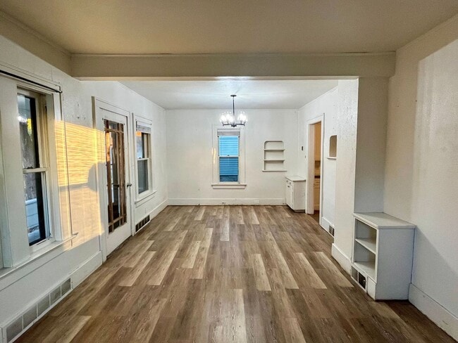 Building Photo - 3 Bed 1 Bath Single Family Home in Wausau - Now offering a 6 MONTH lease opportunity!