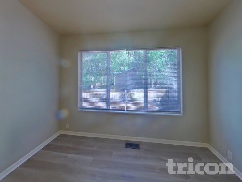Building Photo - 8405 Sunbow Ct