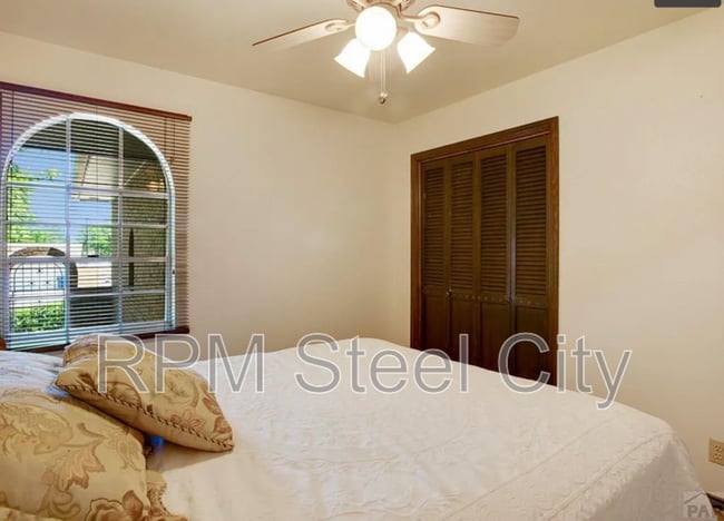 Building Photo - 2541 Taylor Ln