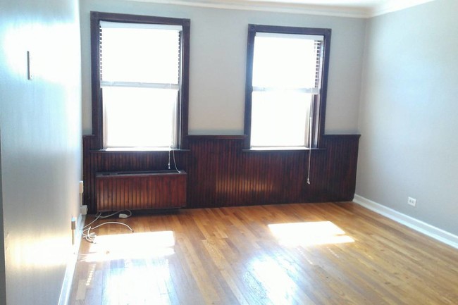 Living Room - 104 Woodside Green
