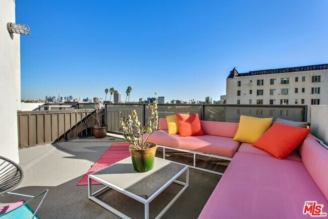 Building Photo - 140 S Gramercy Pl
