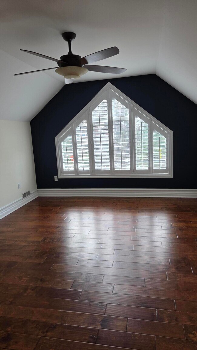 Building Photo - 934 W Huron St