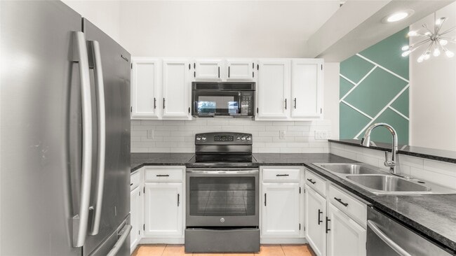 Building Photo - 2107 Charlton House Ln