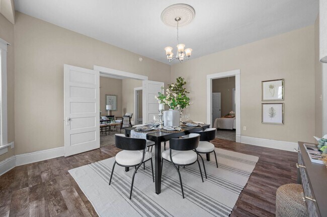 Building Photo - 2 or 3 bed/1 bath house in Indian Hills av...