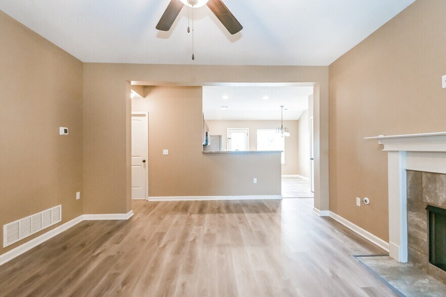 Building Photo - 2687 Sapper Ln