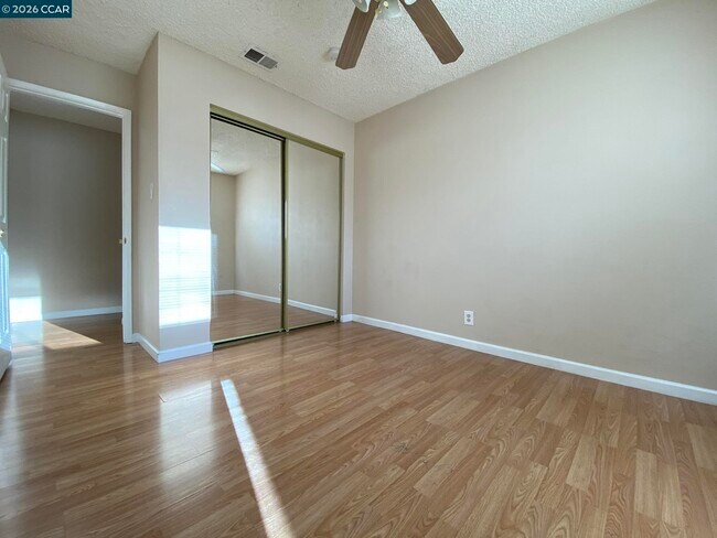 Building Photo - 2118 Peppertree Way