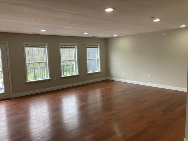 Building Photo - 705 Pleasant Valley Drive