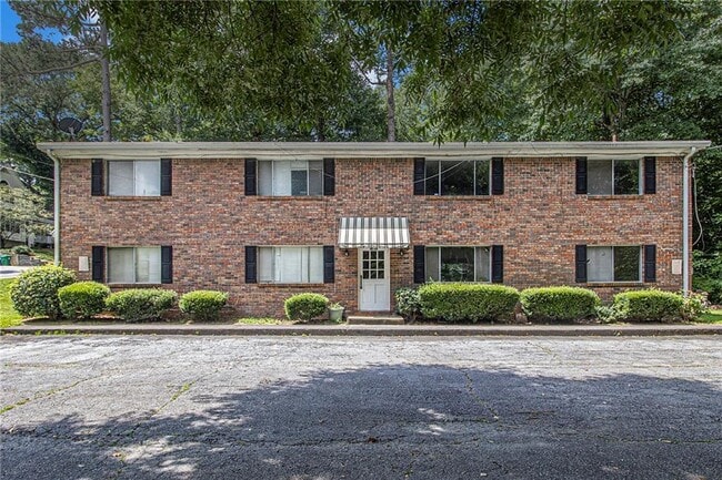 Building Photo - 2430 Coosawattee Dr NE