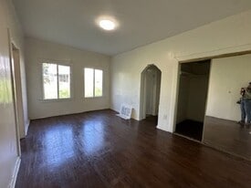 Building Photo - 631 Coronado Ter