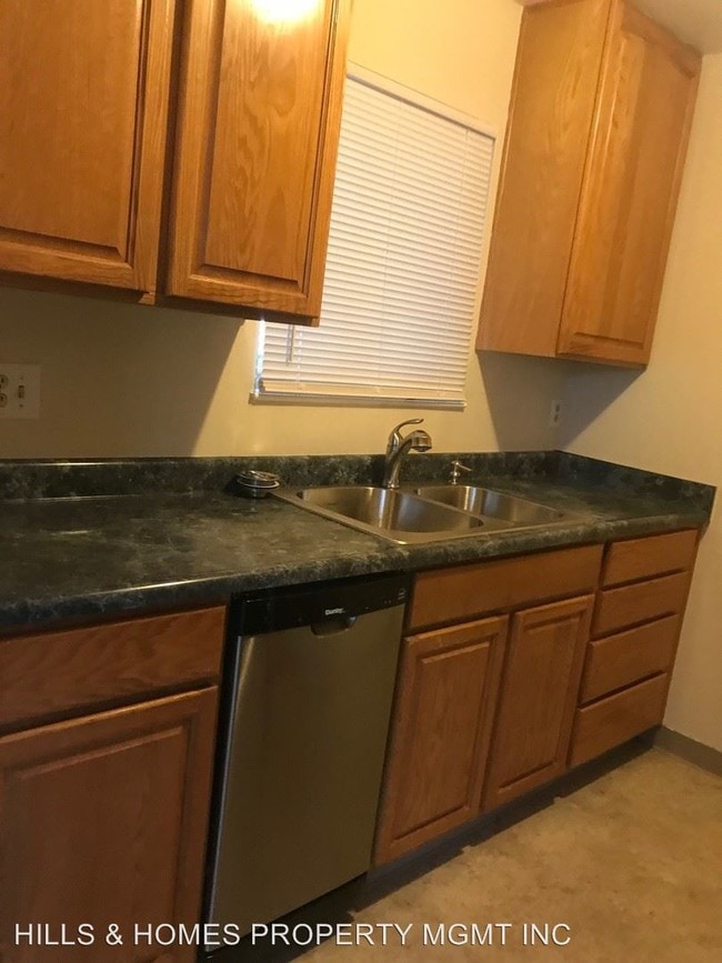 Building Photo - 1305 Southwest Blvd