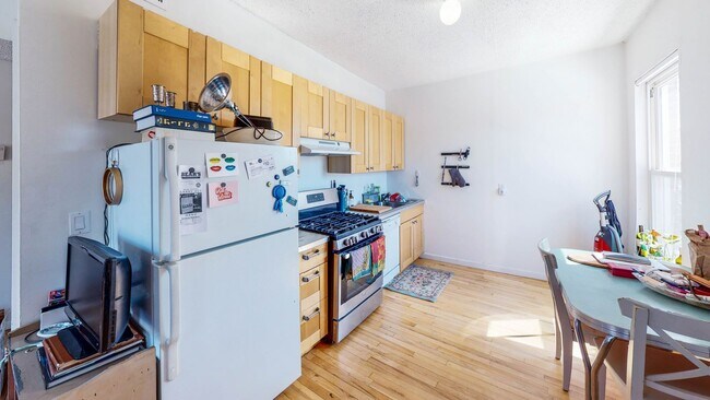 Building Photo - Renovated Loft in Historic East Rock Building | Vaulted Ceilings | Steps to Yale SOM