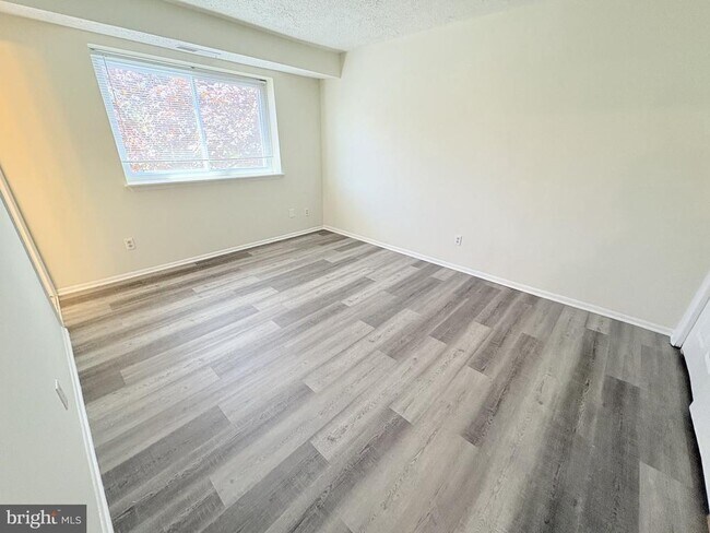 Building Photo - 11905 Tarragon Rd