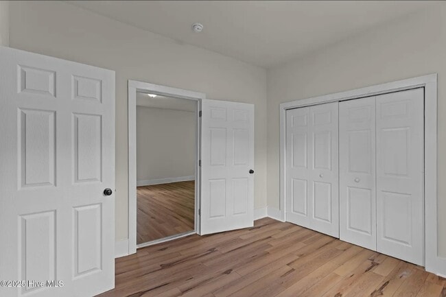 Building Photo - House