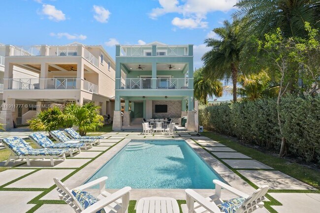 Building Photo - 112 Ave D