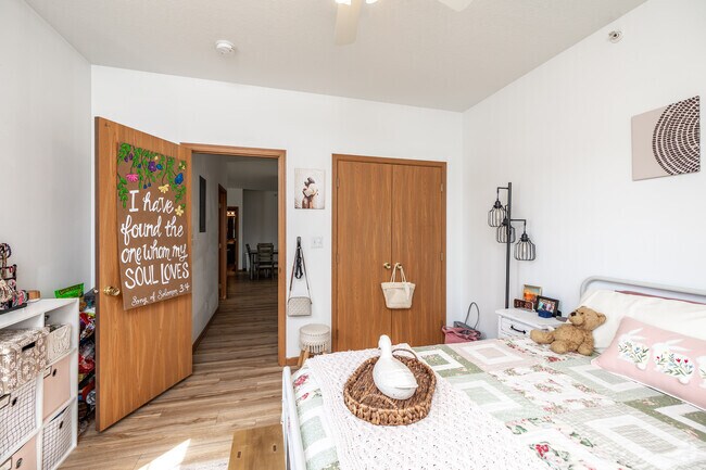 3BR, 2BA - 1,125SF - Second Bedroom - 1209 Mayfield Dr