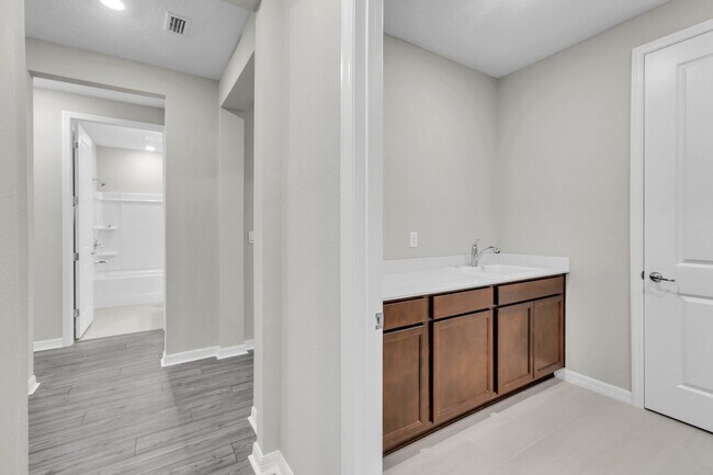 Building Photo - New construction 4/3 on cul-de-sac in cove...