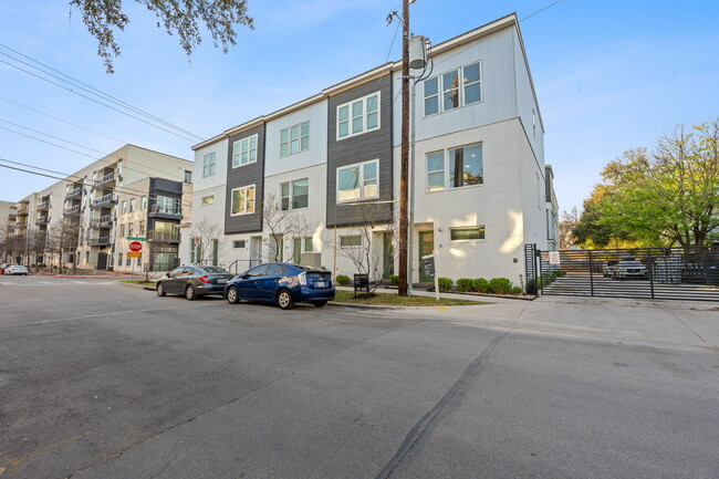 Building Photo - 3500 Harmon Ave