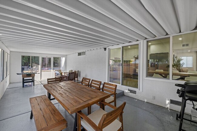 Building Photo - 1317 Donohue Dr
