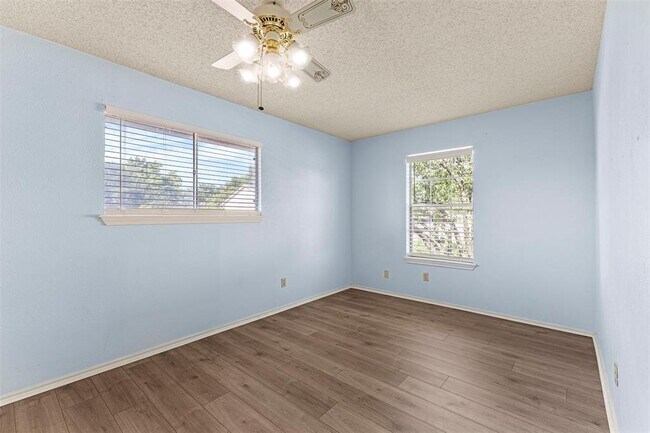 Building Photo - 2100 Kipling Dr