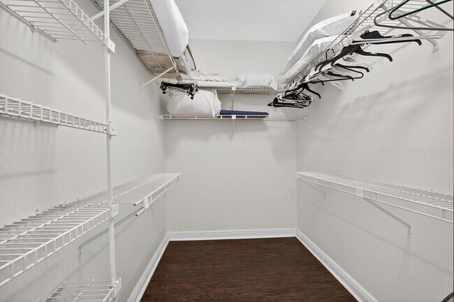 Building Photo - 13656 Carlton St