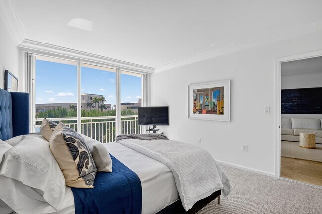 Building Photo - 2780 S Ocean Blvd