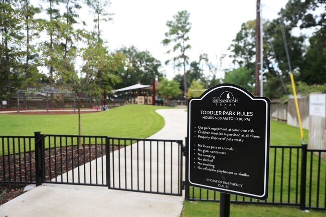 Building Photo - 719 Thornwood Dr