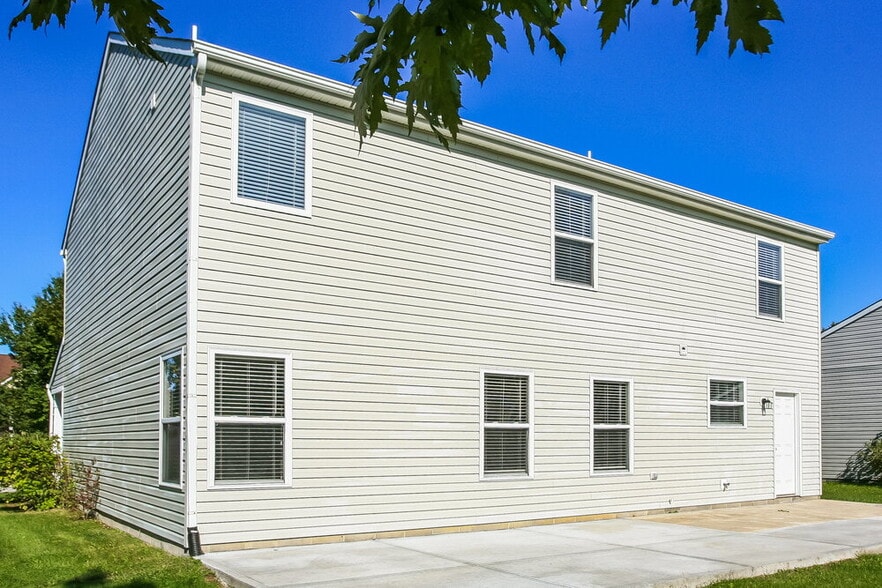 Building Photo - 8513 Vanguard Ln