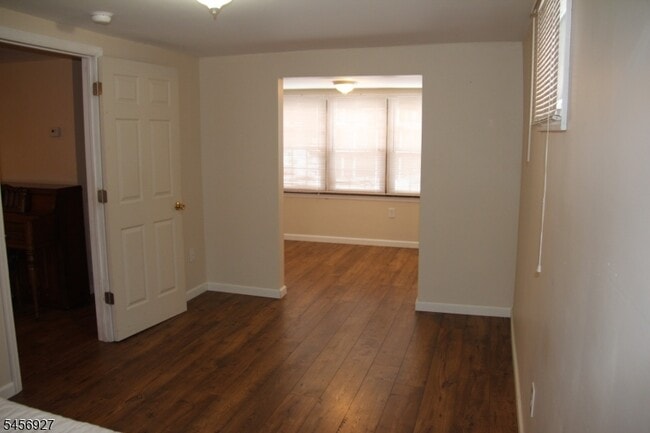Building Photo - 31 Ringwood Ln