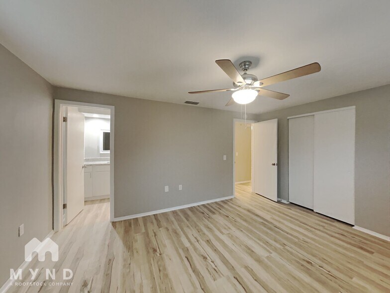 Building Photo - 5801 Elena Dr