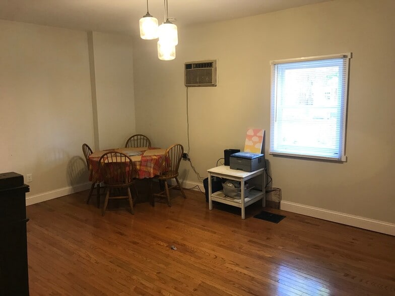 Dining Room - 419 E Lane Ave