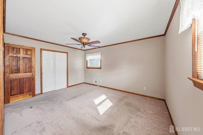 Building Photo - 62 Pinho Ave