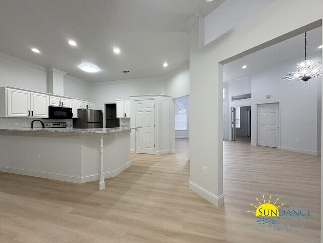 Building Photo - Spacious & Stylish 4-Bedroom Home Near Hurlburt AFB!