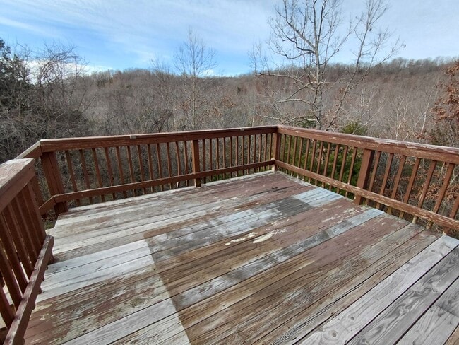 Building Photo - Home close to Post