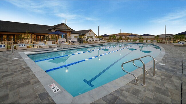 Building Photo - Executive Single Story Rental in HIGHLY DESIRABLE Heritage 55+ Community!