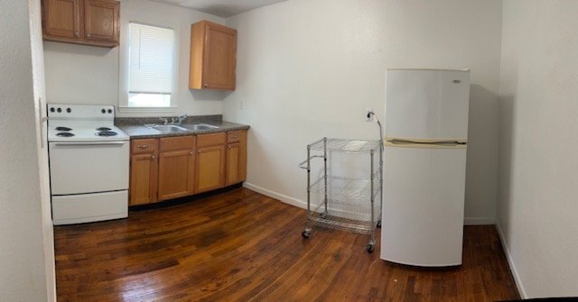 Building Photo - Spacious Upstairs 1-Bedroom Apartment in Downtown Stephenville