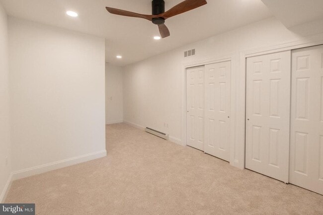 Building Photo - 5 Park Ln