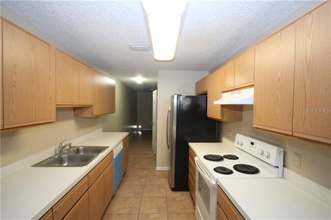 Building Photo - 819 Eastern Ave