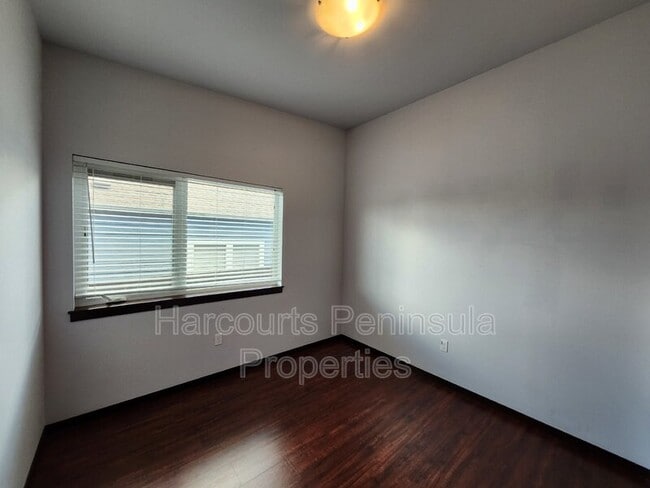 Building Photo - 1224 5th St