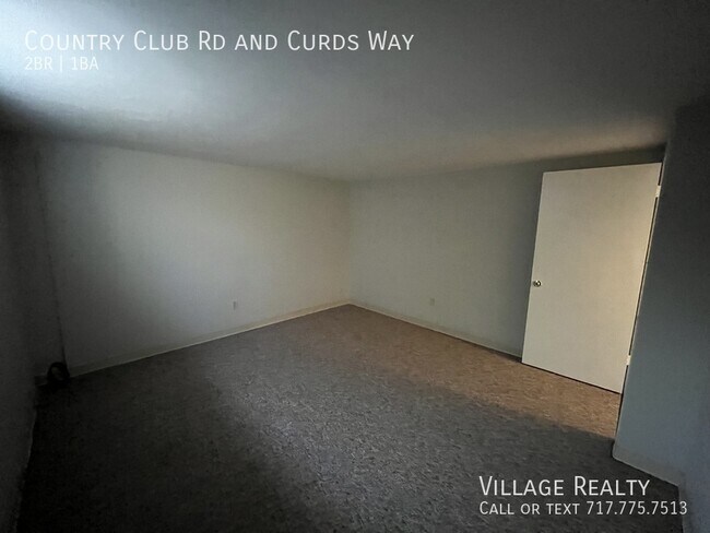 Building Photo - 671 Country Club Rd