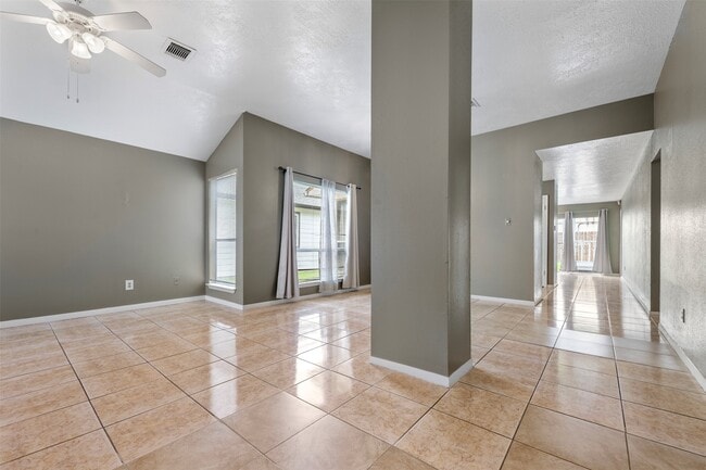 Building Photo - 10954 Pigeonwood Dr