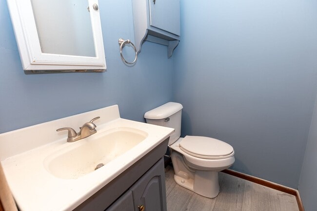 Building Photo - Charming 3-bedroom, 1.5-bathroom house in Normal