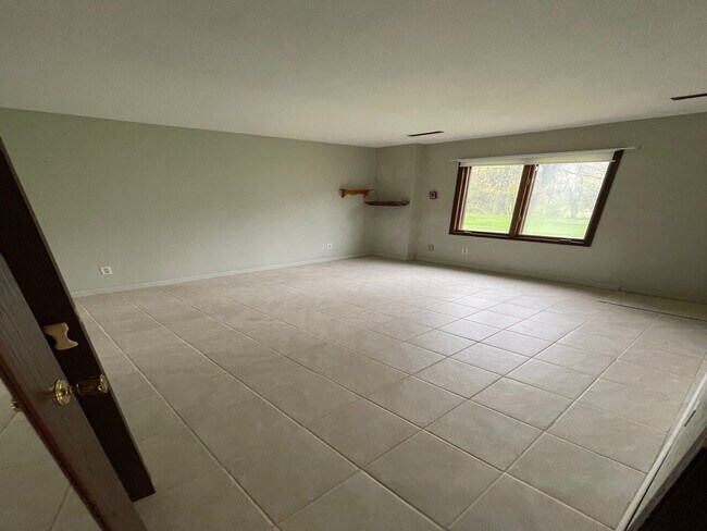 Building Photo - 116 Heather Hills Dr