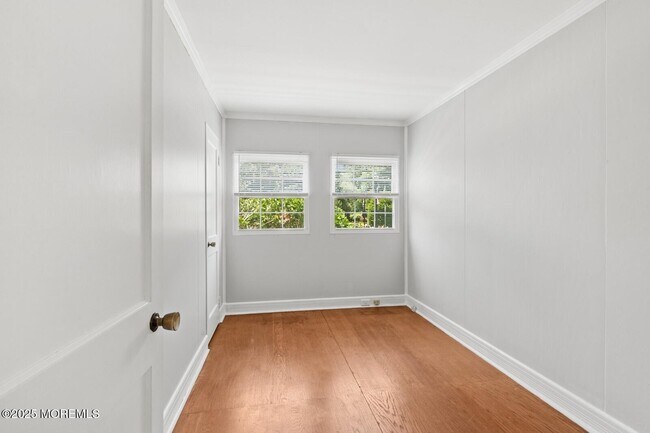 Building Photo - 565 Prospect Ave