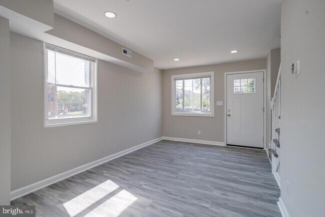 Building Photo - 4100 Colborne Rd