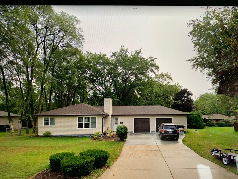 Primary Photo - 4976 N 132nd St