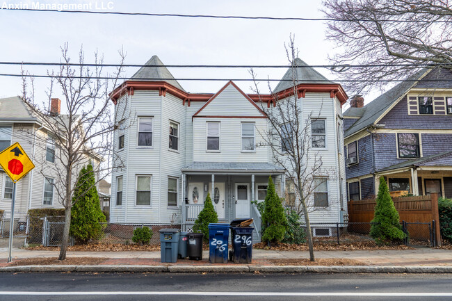 Building Photo - 298 Brookline St