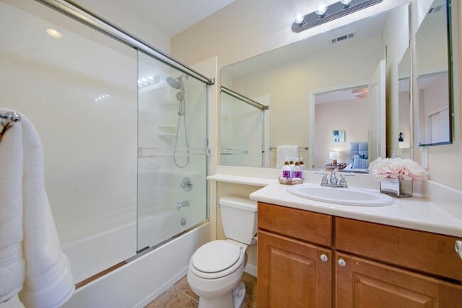 Building Photo - 895 Gaspar Vis