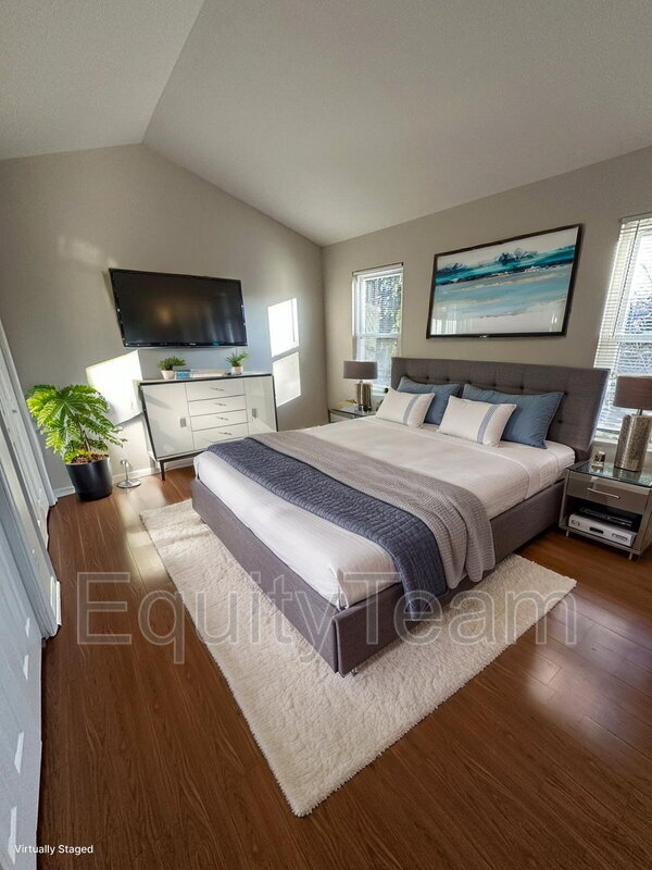 Building Photo - 9400 White Pine Dr